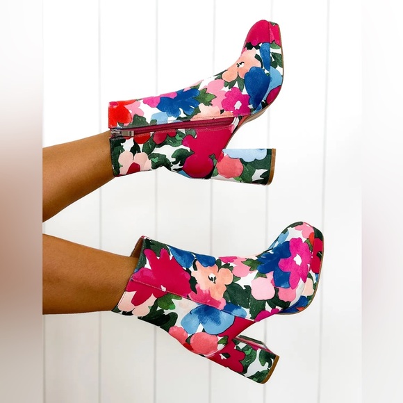 NEW floral Corkys bootie heels - Picture 8 of 10